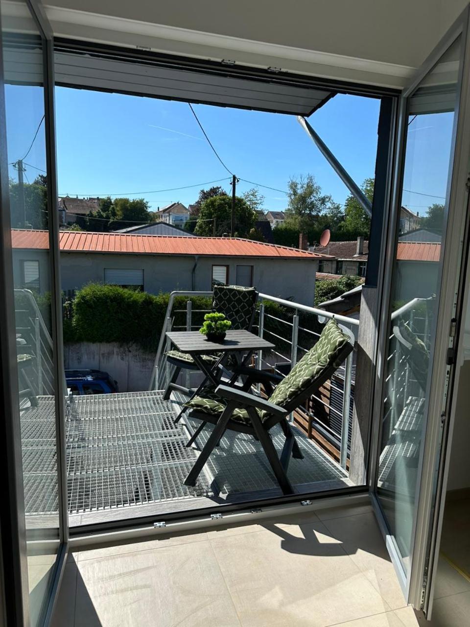 Grosse Ferienwohnung Gaestehaus Neubau Merzig 120M2 外观 照片