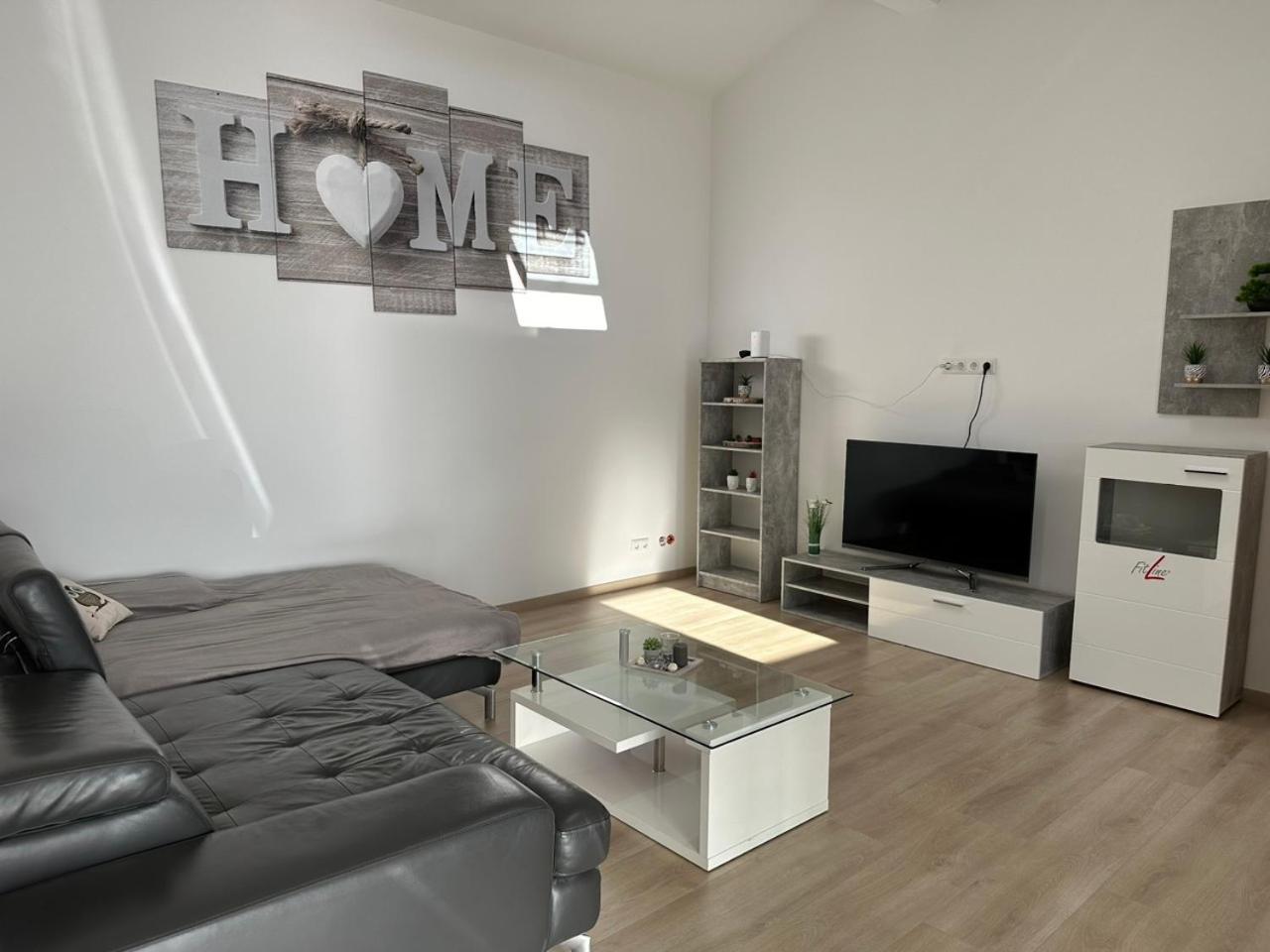 Grosse Ferienwohnung Gaestehaus Neubau Merzig 120M2 外观 照片
